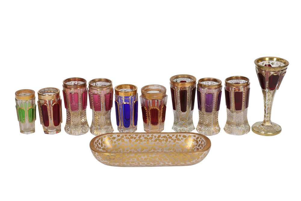 Lot 277 - A COLLECTION OF FIVE SMALL HEXAGONAL GILT AND OVERLAY GLASS DRINKING GLASSES, LATE 19TH/EARLY 20TH CENTURY