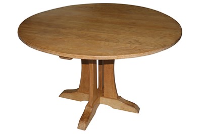 Lot 740 - A CONTEMPORARY CIRCULAR OAK DINING TABLE