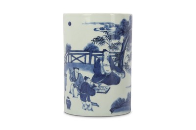 Lot 324 - A CHINESE BLUE AND WHITE FIGURATIVE BRUSH POT.