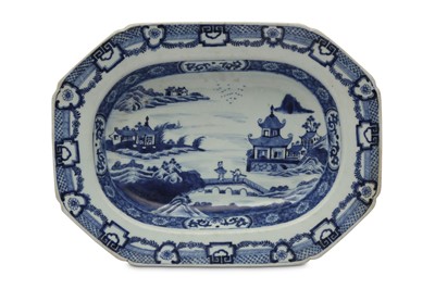 Lot 619 - A CHINESE BLUE AND WHITE TUREEN STAND.