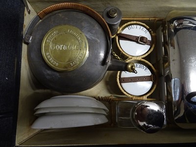 Lot 119 - A CASED 'CORACLE' PICNIC SET FOR FOUR PEOPLE BY G W SCOTT & SONS, CIRCA 1920