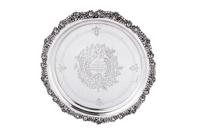 Lot 302 - An Edwardian sterling silver salver, Birmingham 1903 by William Henry Sparrow