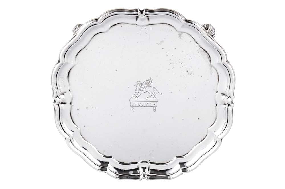 Lot 304 - An Edward VIII sterling silver small salver, Sheffield 1936 by George Howson