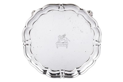 Lot 304 - An Edward VIII sterling silver small salver, Sheffield 1936 by George Howson