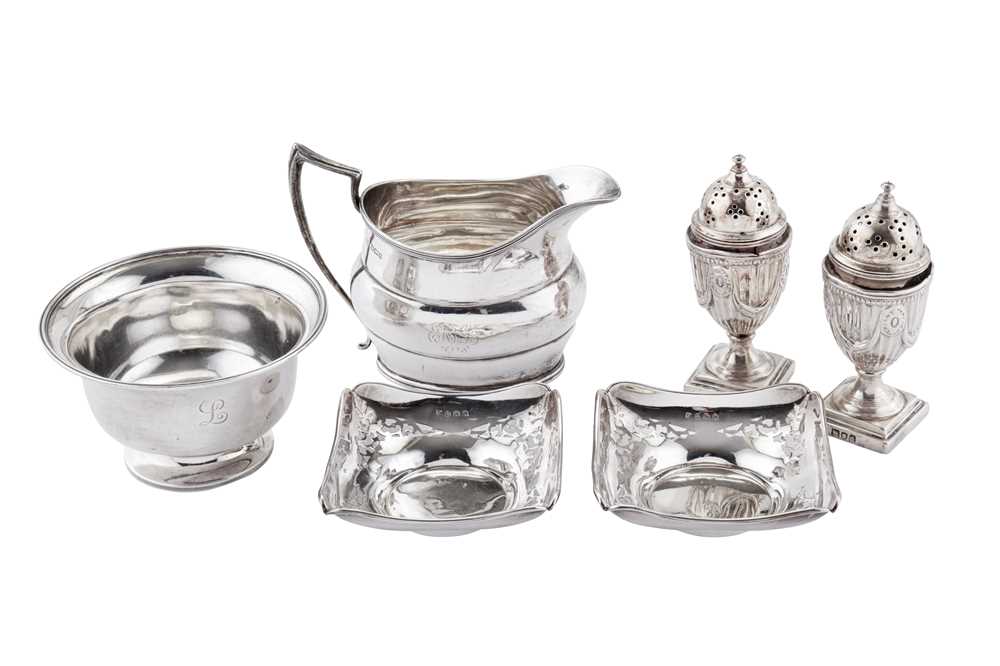 Lot 290 - A mixed group of sterling silver