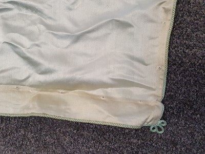 Lot 724 - A CHINESE EMBROIDERED SILK CUSHION COVER.