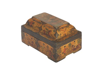 Lot 112 - A LACQUERED PAPIER-MÂCHÉ LIDDED BOX WITH HUNTING SCENES