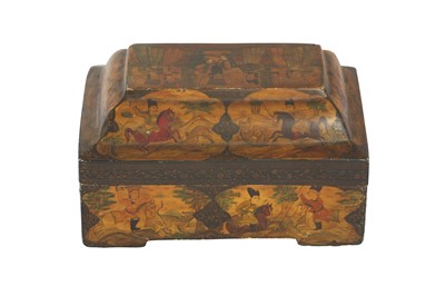 Lot 112 - A LACQUERED PAPIER-MÂCHÉ LIDDED BOX WITH HUNTING SCENES