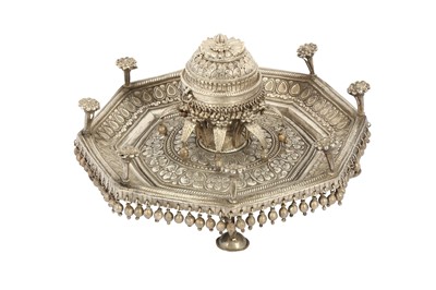 Lot 158 - A SILVER KUMKUM POWDER CONTAINER