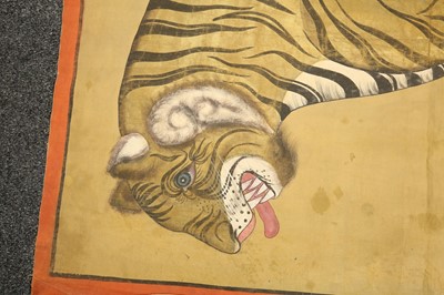 Lot 303 - A LARGE CLOTH PAINTING OF A TIGER