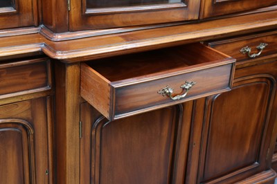 Lot 20 - A LARGE MAHOGANY BREAK-FRONTED BOOKCASE, IN THE VICTORIAN STYLE, MID/LATE 20TH CENTURY
