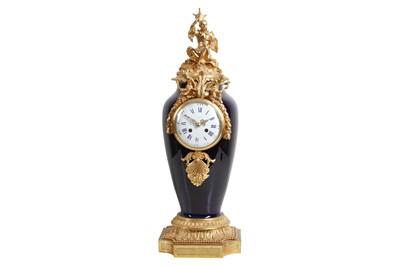 Lot 190 - A LATE 19TH CENTURY FRENCH PORCELAIN AND ORMOLU MANTEL CLOCK MODELLED AS AN URN