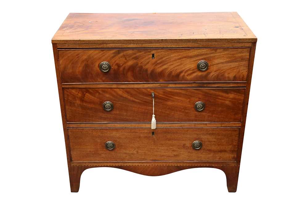 Lot 8 - A MAHOGANY CHEST OF DRAWERS, 19TH CENTURY