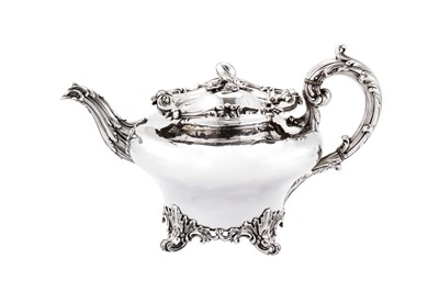 Lot 340 - A William IV sterling silver teapot, London 1834 by Edward, Edward junior, John & William Barnard