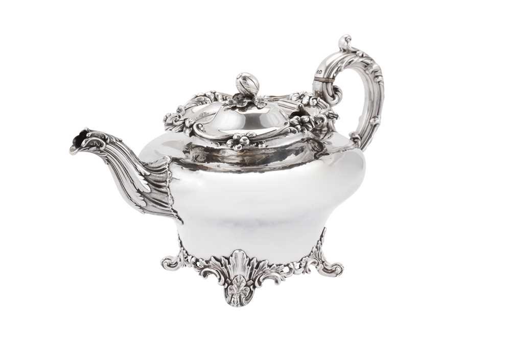 Lot 340 - A William IV sterling silver teapot, London 1834 by Edward, Edward junior, John & William Barnard
