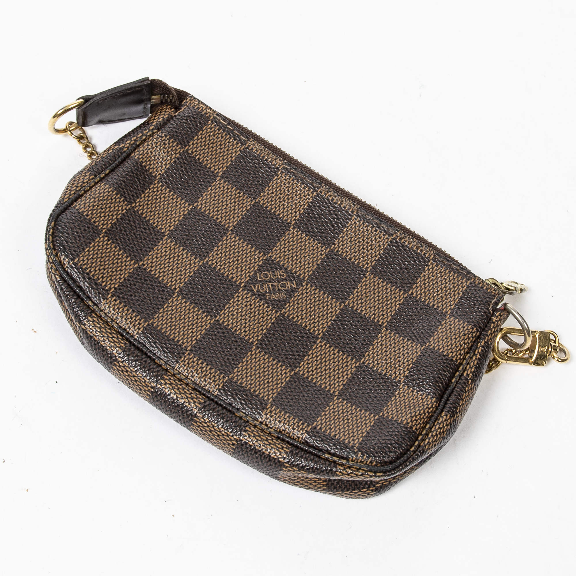 Lot 239 - Louis Vuitton Damier Ebene Trunks & Bags