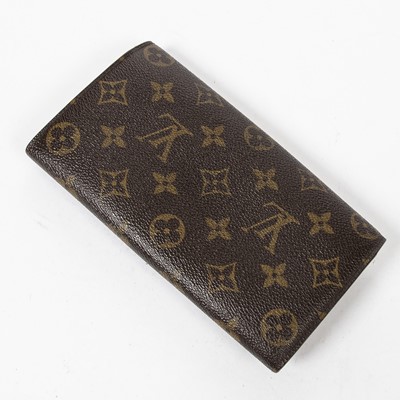 Lot 205 - Louis Vuitton Monogram Sarah Wallet