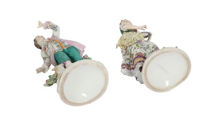 Lot 326 - A PAIR OF CHELSEA STYLE PORCELAIN FIGURES, LATE 19TH/EARLY 20TH CENTURY