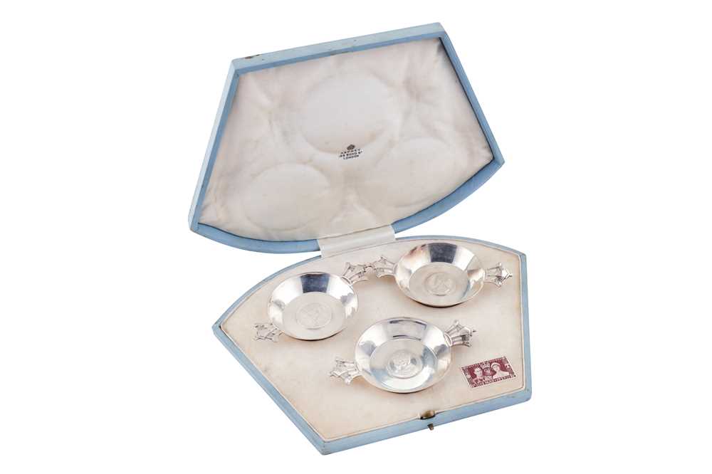 Lot 270 - A cased set of George VI sterling silver Royal commemorative dishes, London 1936 by Robert Edgar Stone (1903-1990)