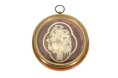 Lot 349 - A MICRO IVORY CARVED BOUQUET OF FLOWERS, 19TH CENTURY