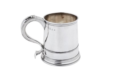 Lot 385 - A George I provincial sterling silver mug / tankard, Newcastle 1725 by John Carnaby (free. 5th May 1718)