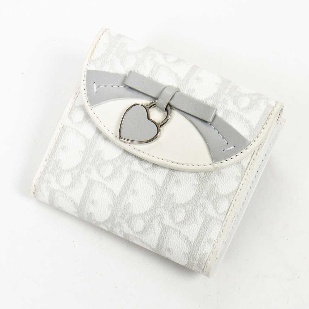 Lot 62 - Christian Dior Diorissimo White Heart Lock Wallet