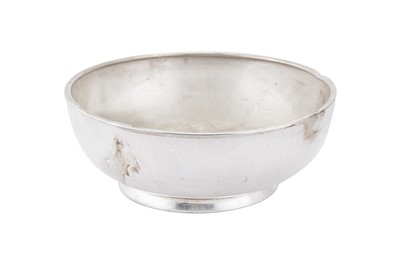 Lot 175 - A 20TH CENTURY AMERICAN STERLING SILVER FRUIT BOWL, WALLINGFORD, CONNECTICUT BY PREISNER