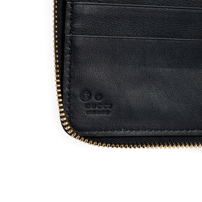 Lot 261 - Gucci Beige Monogram Zipper Card Holder