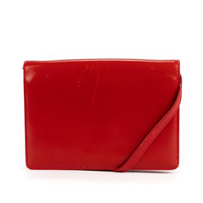 Lot 10 - Gucci Red Swing Mini Strap Wallet