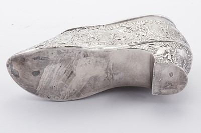 Lot 118 - A late 19th century German sterling standard silver shoe, Hanau with import marks for London 1902 by John George Piddington