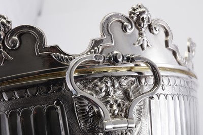 Lot 452 - A William III Britannia standard silver monteith, London 1701 by Thomas Parr I
