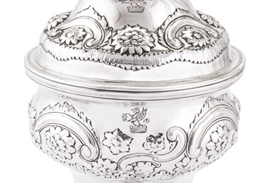 Lot 416 - A George III sterling silver covered sweetmeat bowl, London 1778 by George Smith II