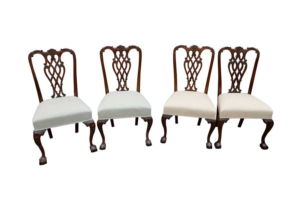 Lot 50 - A SET OF FOUR MAHOGANY DINING CHAIRS, IN THE GEORGE III STYLE, LATE 20TH CENTURY