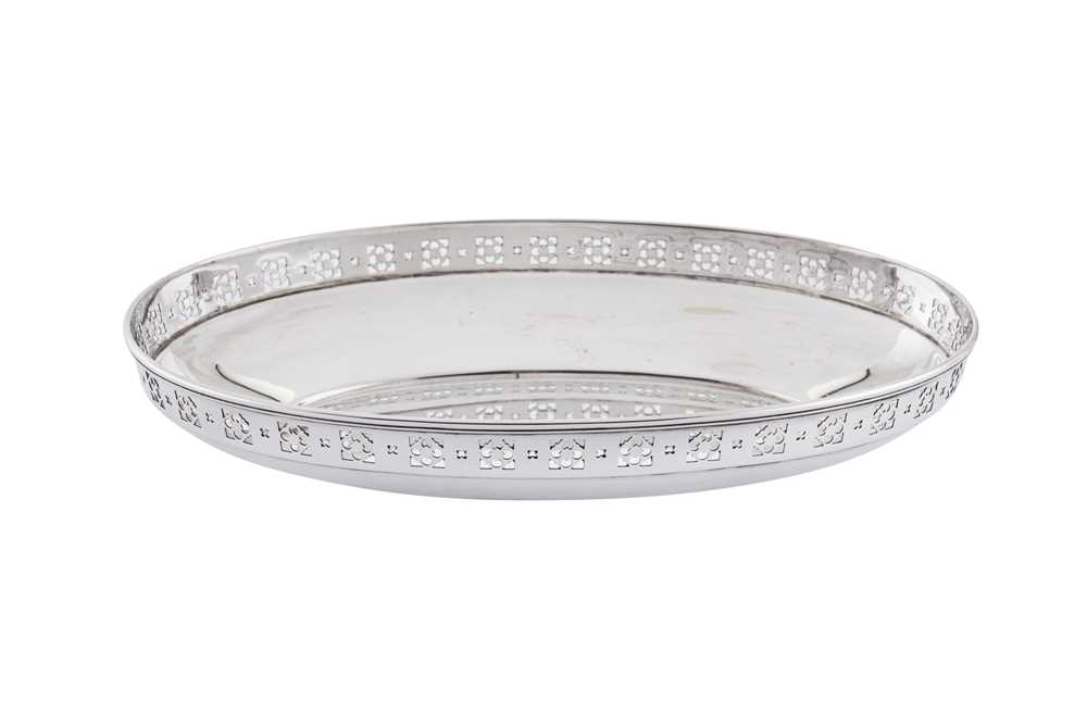 Lot 309 - An early 20th century American sterling silver fruit bowl, New York circa 1930 by Tiffany & Co