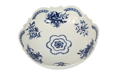 Lot 115 - A WORCESTER BLUE AND WHITE PORCELAIN BOWL,18TH CENTURY
