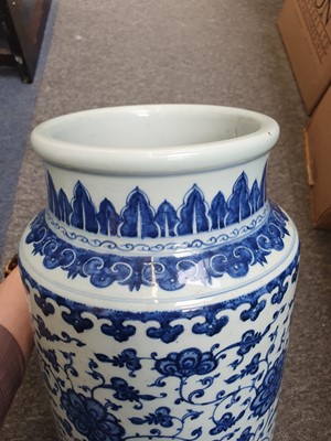 Lot 588 - A LARGE CHINESE BLUE AND WHITE 'BLOSSOMS' LANTERN VASE.
