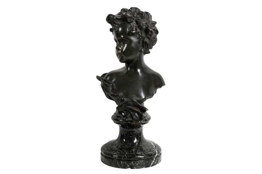 Lot 131 - A LATE 19TH CENTURY FRENCH BRONZE BUST OF A YOUNG GIRL SIGNED 'DURAY'