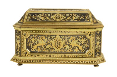 Lot 28 - A FINE EARLY 20TH CENTURY SPANISH GOLD DAMASCENED STEEL CASKET IN THE MANNER OF ZULOAGA