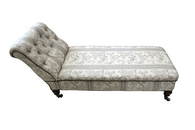 Lot 272 - A VICTORIAN CHAISE LONGUE