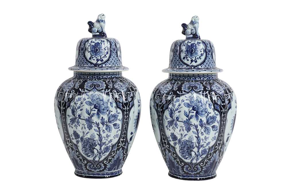 Lot 99 - A PAIR OF LATE 19TH CENTURY DELFT POTTERY URNS BY PETRUS REGOUT, MAASTRICHT