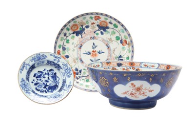 Lot 789 - THREE CHINESE PORCELAIN ITEMS.