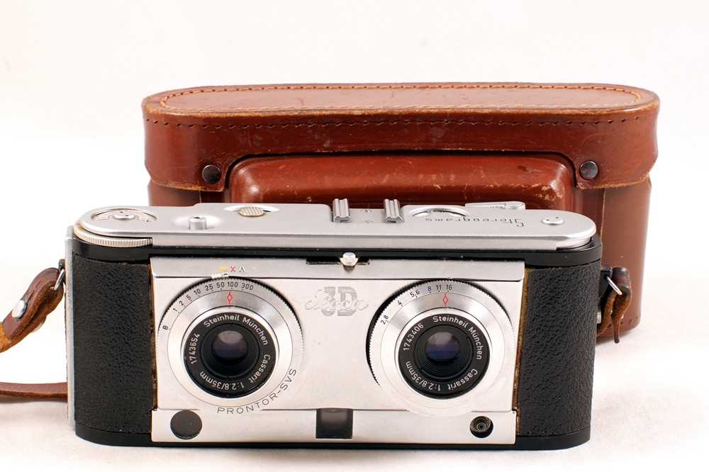 Lot 62 - An Iloca Stereograms 35mm Stereo Camera.