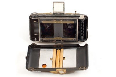 Lot 71 - An Unique 120 Format Stereo Camera, with CZ Tessar Lenses.