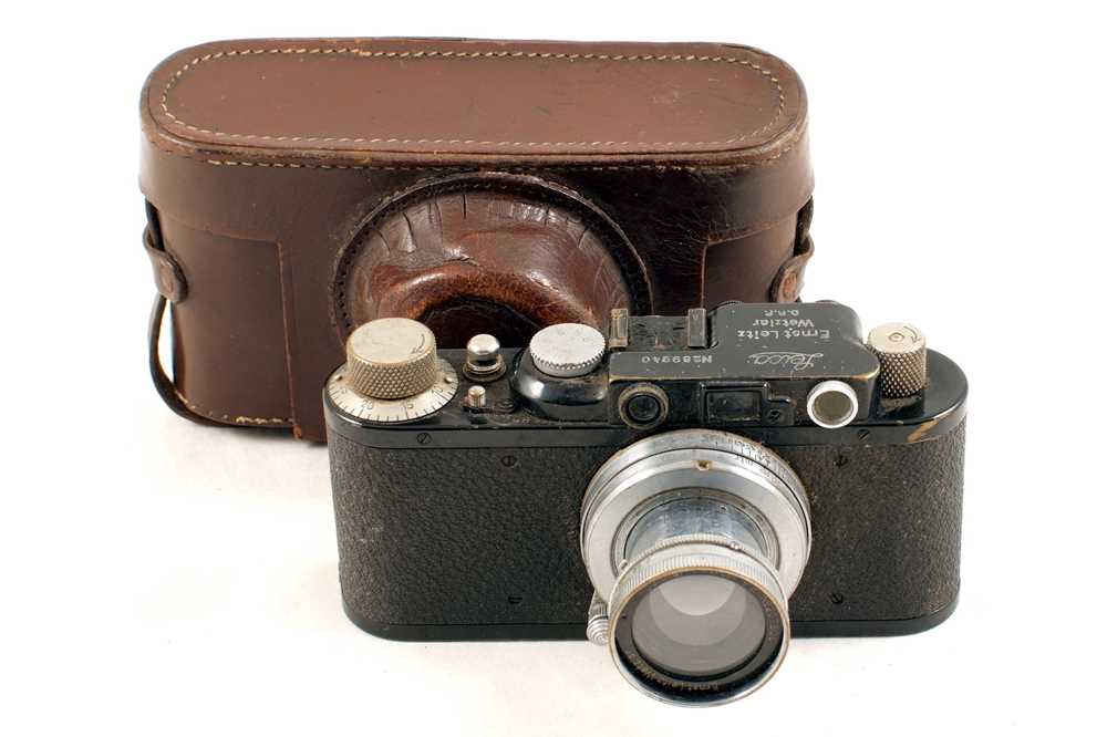 Lot 114 - Black Leica II with 5cm Summar f2 Lens.