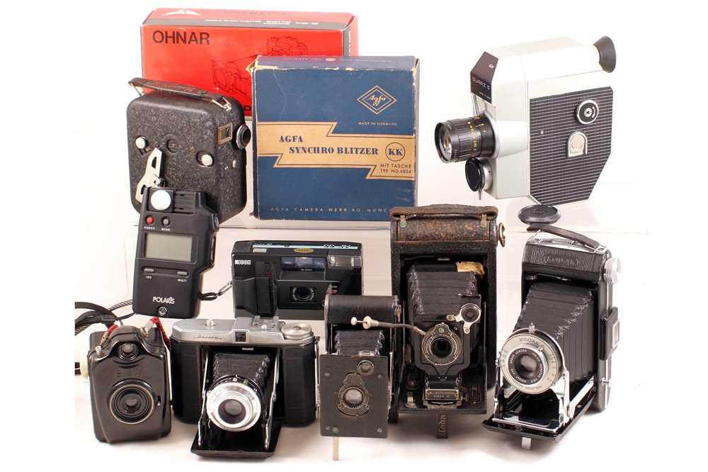Lot 48 - Collectors End lot inc Working Flash Meter, Kodak Folders etc.