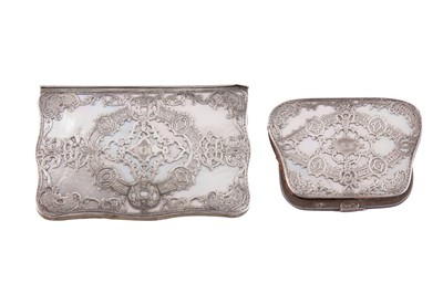 Lot 68 - A cased late 19th century French unmarked silver mounted mother of pearl purse and aide memoire, circa 1890