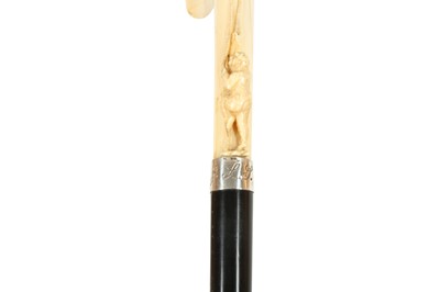 Lot 252 - A CARVED MARINE IVORY HANDLED WALKING CANE, LATE 19TH TO EARLY 20TH CENTURY