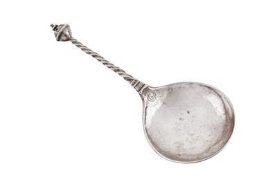 Lot 142 - A late 16th / early 17th century Norwegian silver spoon, probably Bergen circa 1600