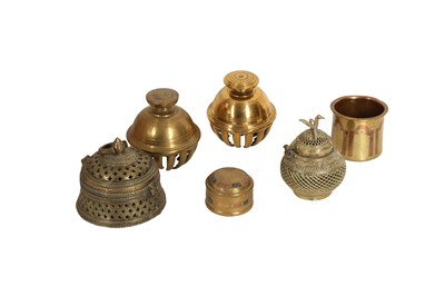 Lot 217 - A MISCELLANEOUS GROUP OF INDIAN BRASS VESSELS