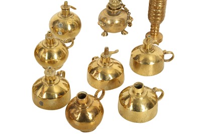 Lot 292 - THIRTEEN BRASS OIL LAMPS AND A TUBULAR BRASS ELEMENT